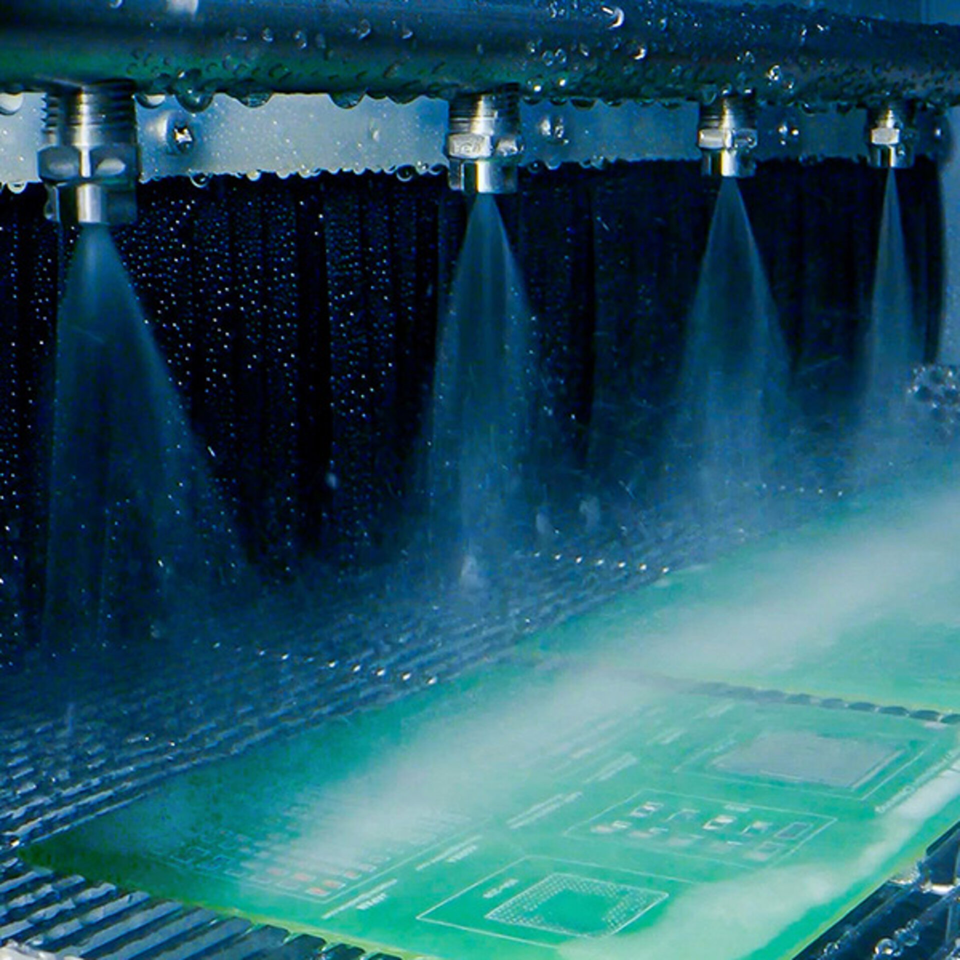 Cleaning of electronic components in a system with pressurised volumes. | © Zestron