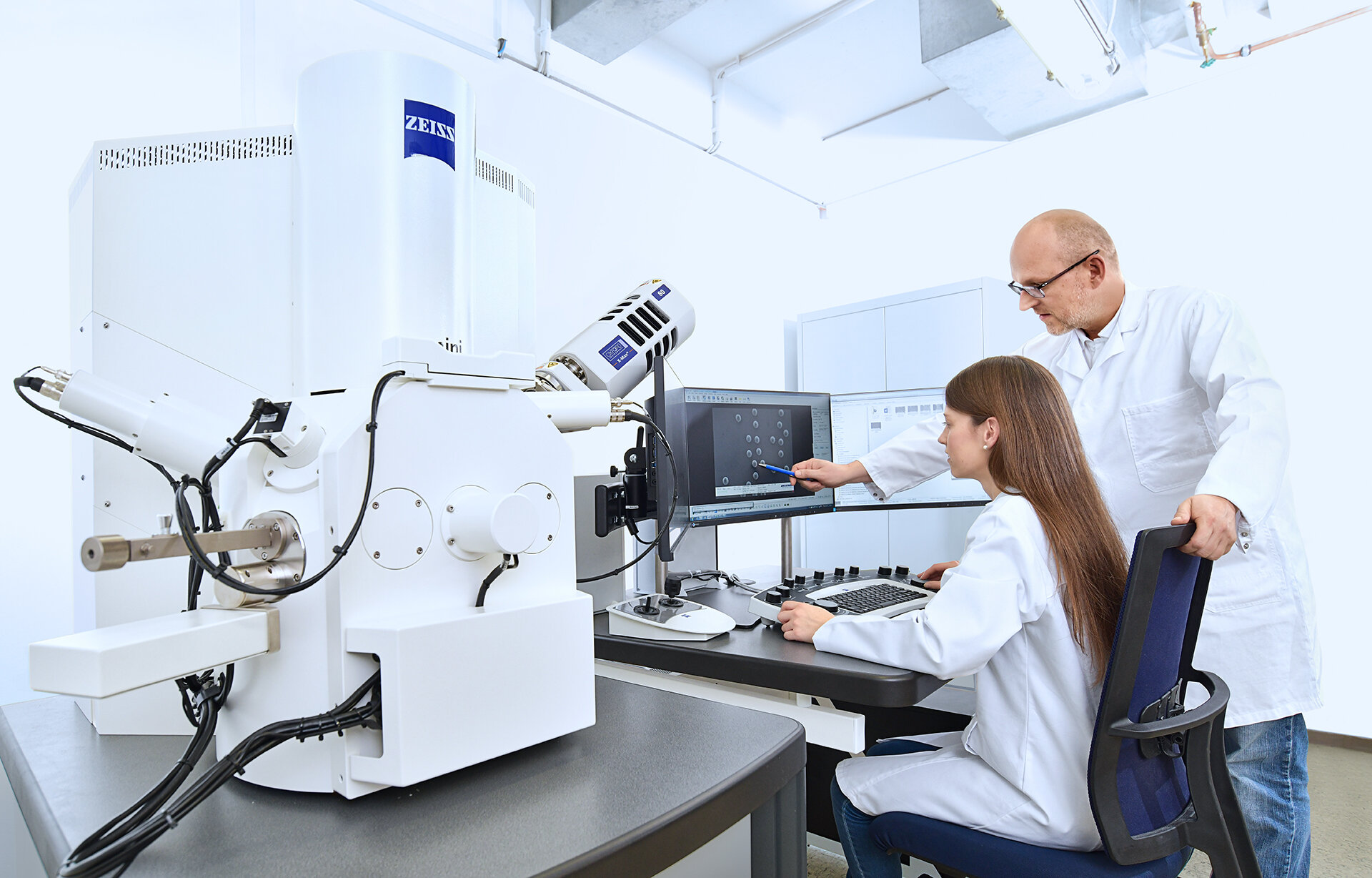 Untersuchung der chemischen Zusammensetzung der Oberflächen von elektronischen Baugruppen.