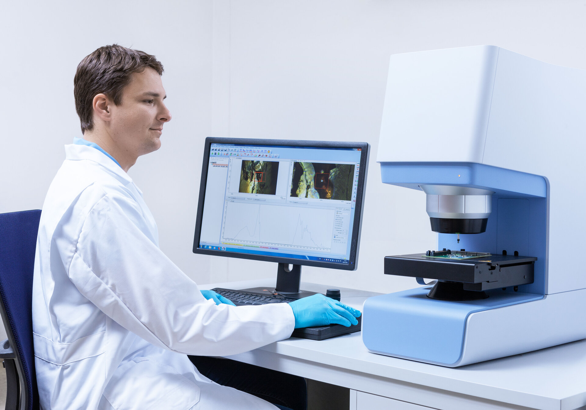Analyse de la composition chimique des substances sur les assemblages électroniques.