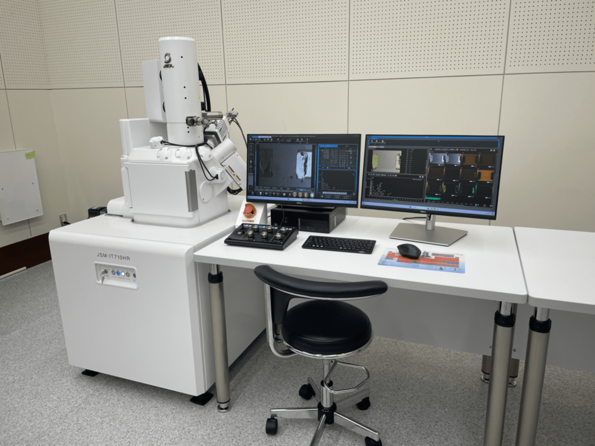 走査型電子顕微鏡エネルギー分散型X線分光法とは、加速された電子線を照射し試料表面の拡大観察を行うSEMと、その電子線照射によって発生する特性X線を検出し元素分析を行うEDSを組み合わせた装置です。